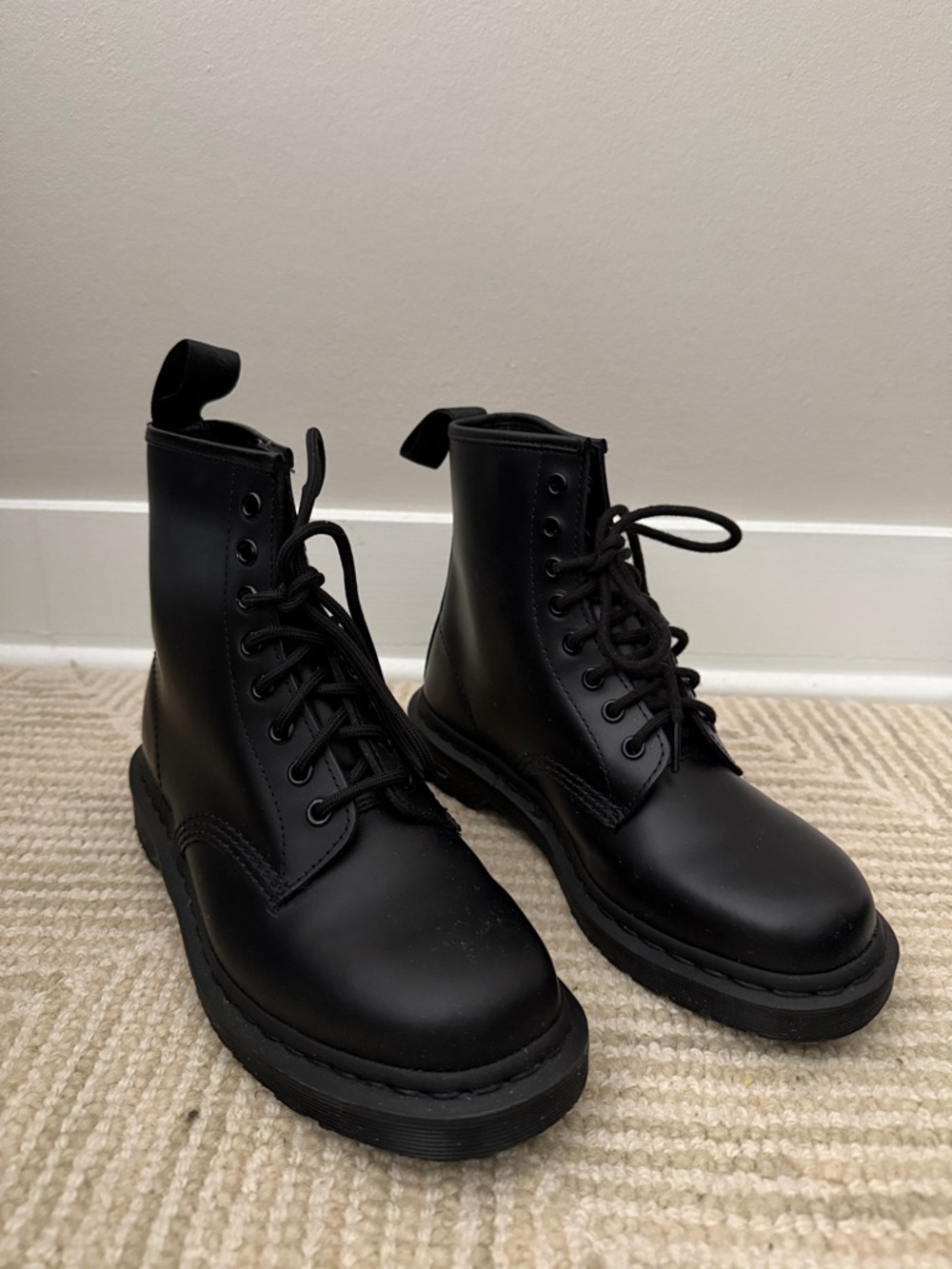 Dr. Martens 1460 Mono in black (Size 8)